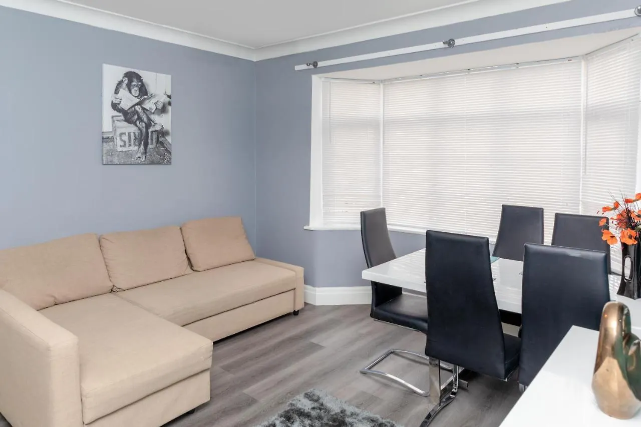 Leeds City Centre Spacious House Free Parking And Wi-Fi